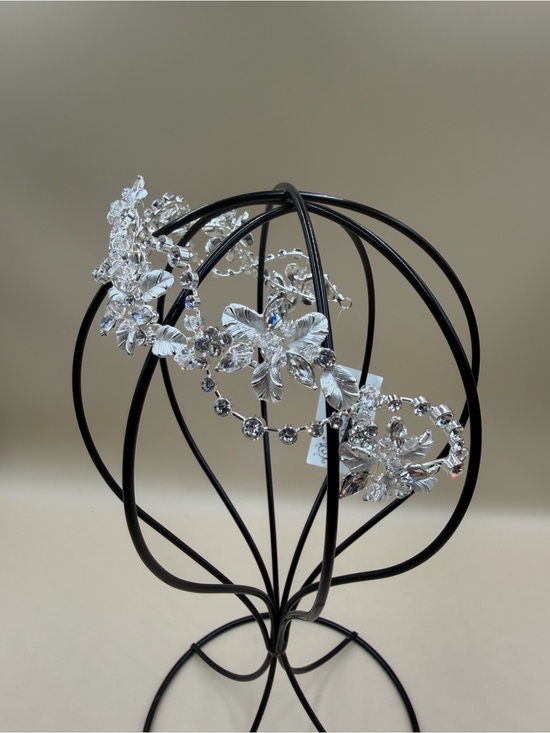 Paisley B Designs Silver Crystal Floral Bridal Tiara Headband NWT main image 9